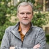 Urban Pettersson med armarna i kors